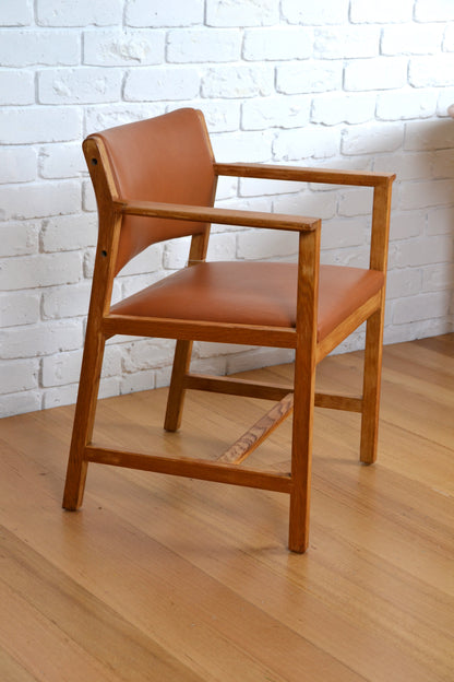 Vintage Danish Oak dining chair / side chair by Børge Mogensen in Tan Leather