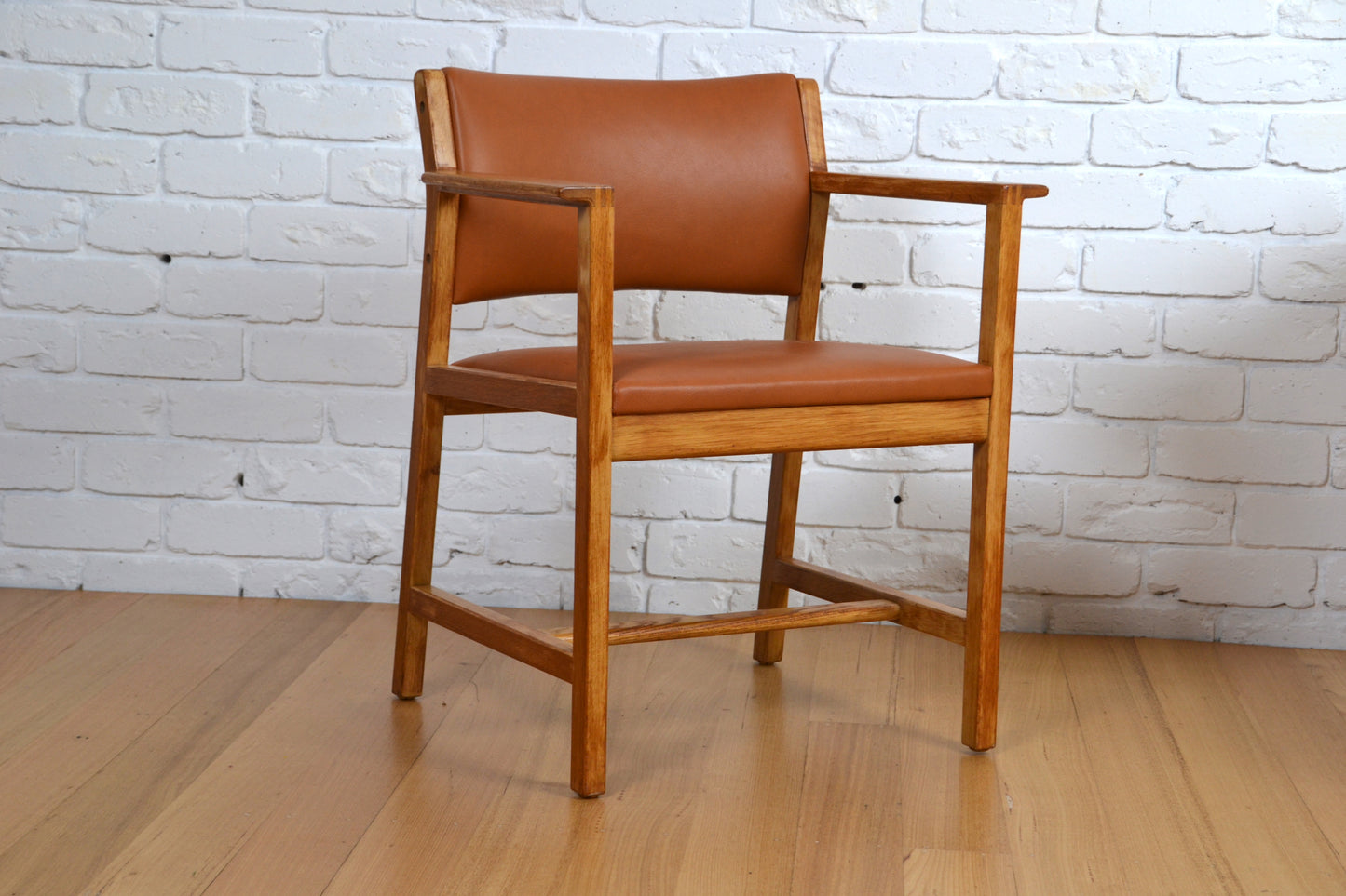 Vintage Danish Oak dining chair / side chair by Børge Mogensen in Tan Leather