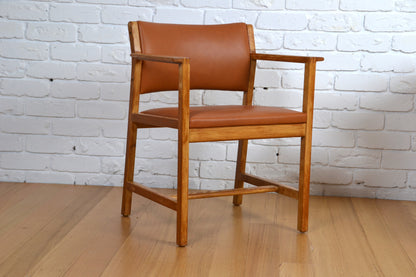 Vintage Danish Oak dining chair / side chair by Børge Mogensen in Tan Leather