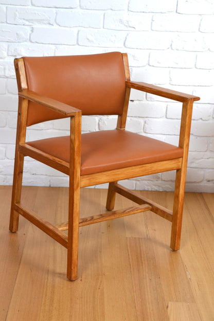 Vintage Danish Oak dining chair / side chair by Børge Mogensen in Tan Leather