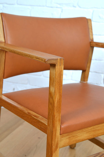 Vintage Danish Oak dining chair / side chair by Børge Mogensen in Tan Leather