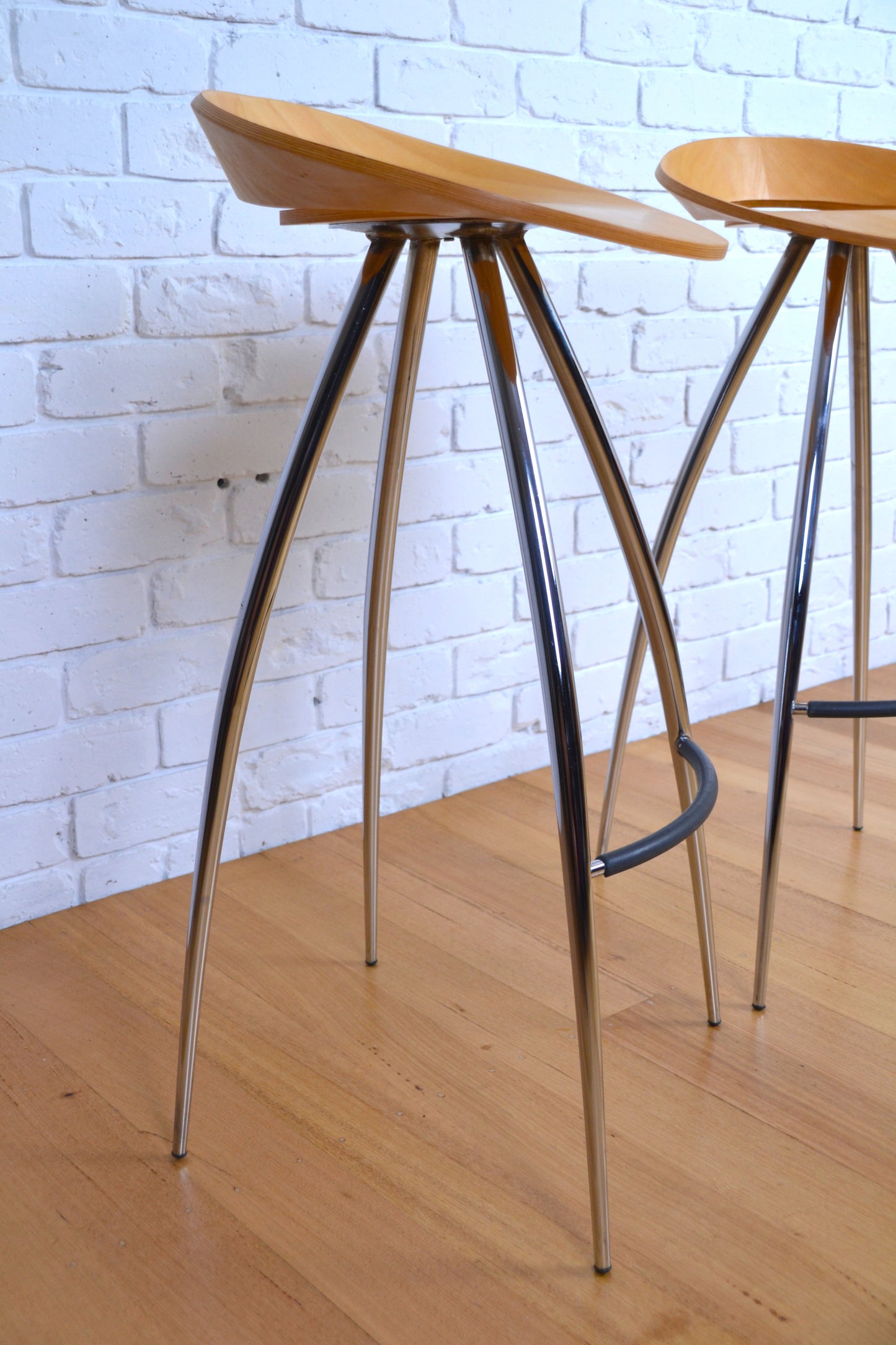 Pair Post Modern Italian designer Lyra bar stool - Mira Design / Magis