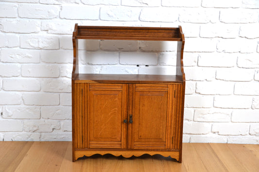 Small antique Oak cabinet / kitchen wall unit