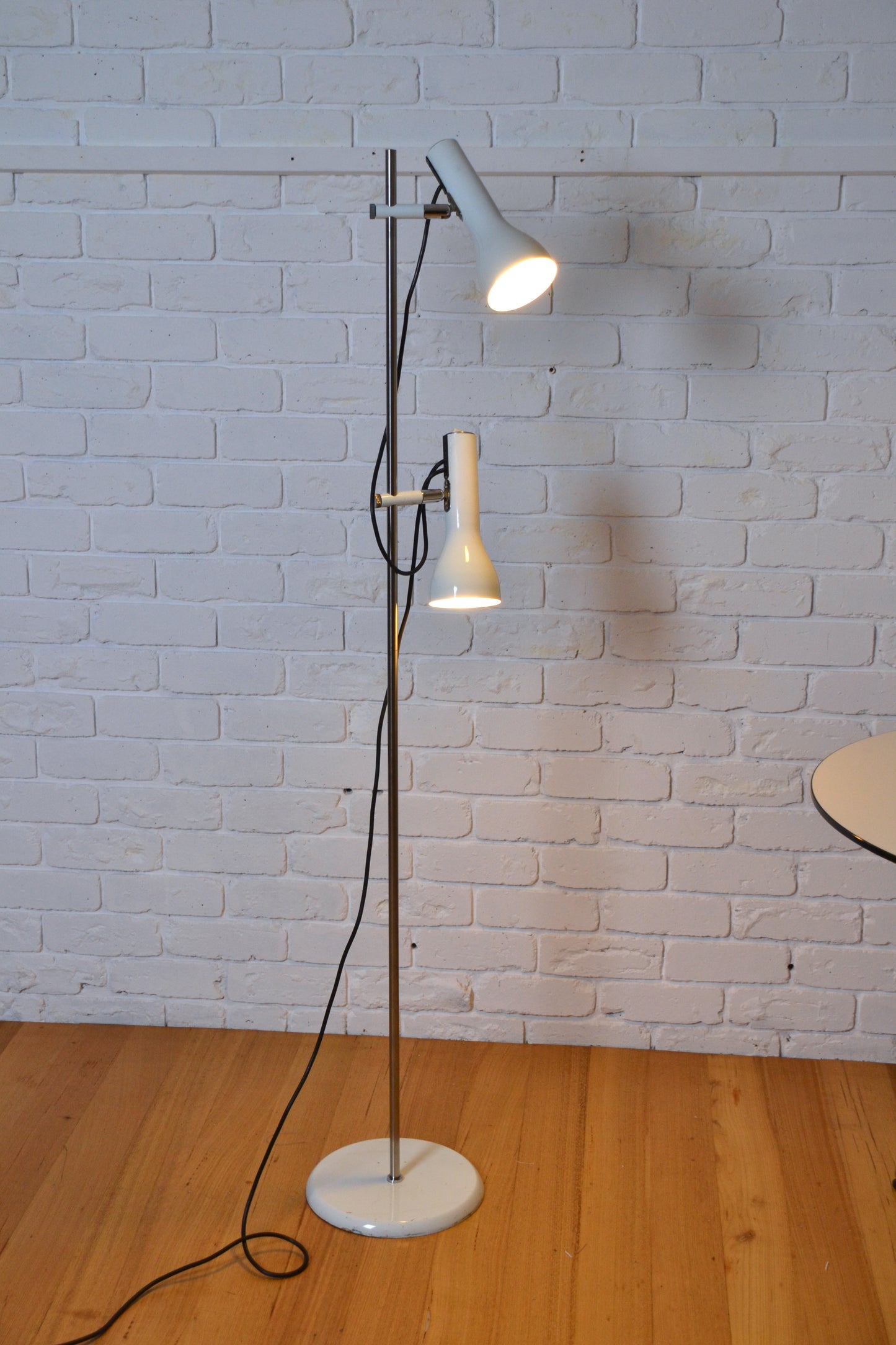 Vintage Oslo floor lamp in white