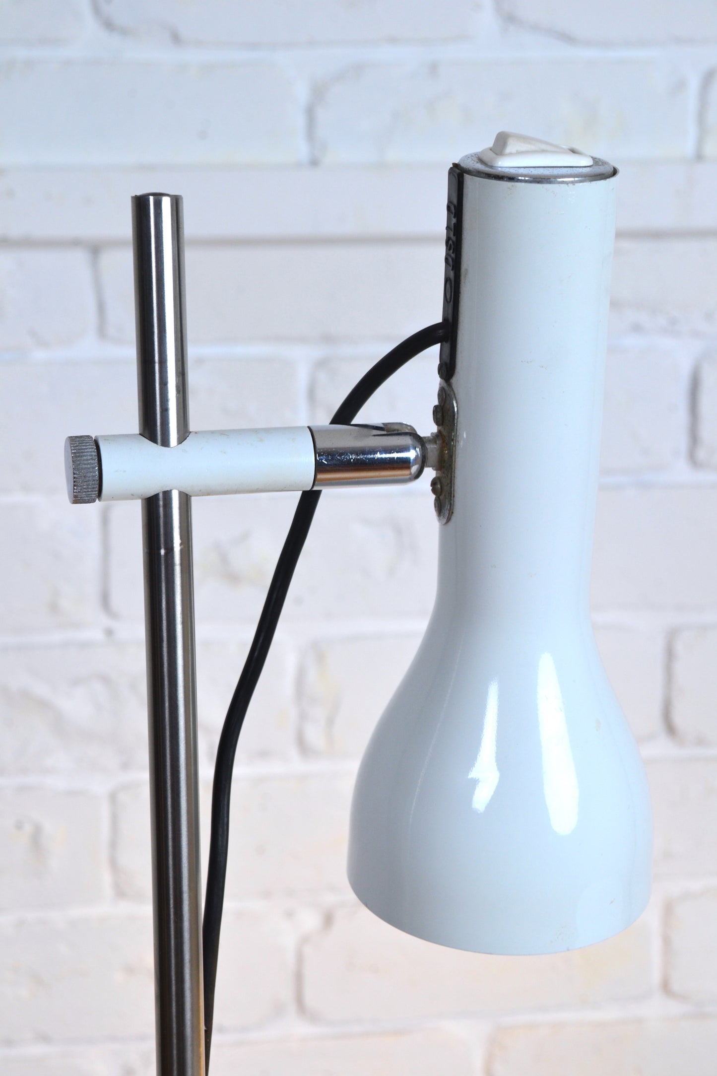 Vintage Oslo floor lamp in white